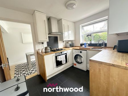 3 bedroom detached house to rent - Photo 2