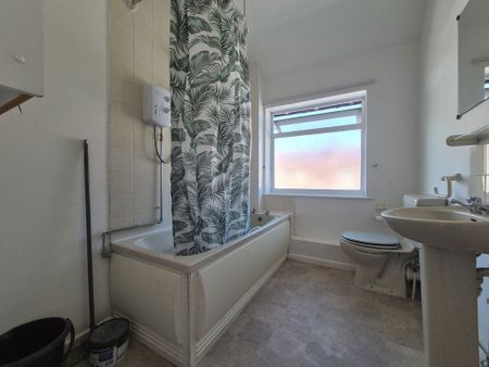 Stourbridge Road, Halesowen, Halesowen, B63 - Photo 5