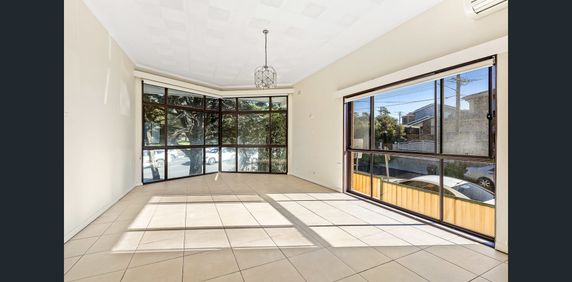 Spacious family home - Photo 2