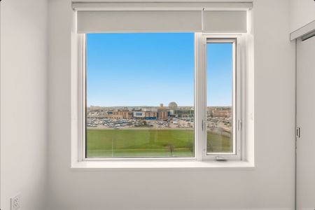 For Lease - 2495 Eglinton Avenue Unit# 906, Mississauga, Ontario - Photo 3