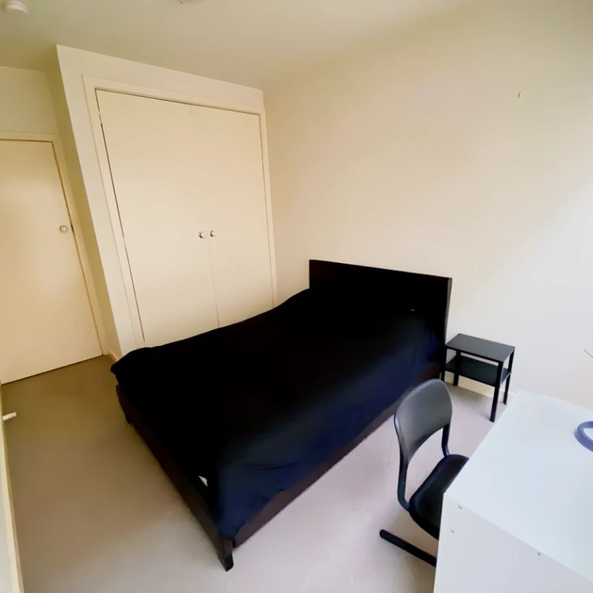 St Kilda East, Melbourne - Photo 1