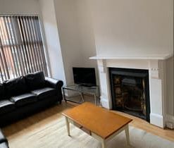 7 Bed - 52 Chestnut Avenue, Hyde Park, Leeds - LS6 1BA - Student - Photo 4