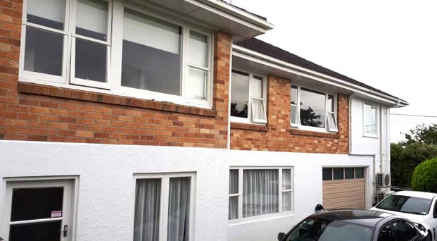 Large Family Home - Photo 1