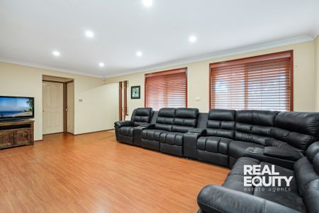 23 Bundarra Crescent, Wattle Grove NSW 2173 - House For Rent | Domain - Photo 5