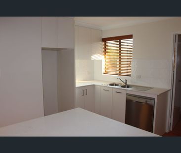 7/3 Tennivale Place, North Perth, WA 6006 - Photo 4