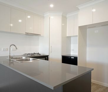 Spacious 3-Bedroom Townhouse in the Heart of Coombs - Photo 4