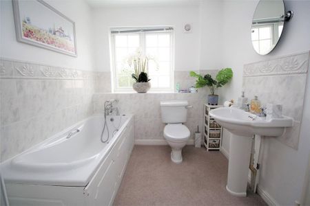 5 bedroom detached house to rent - Photo 3