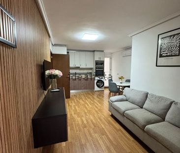 Alquiler de chalet adosado en Los Balcones - Los Altos del Edén - Photo 2