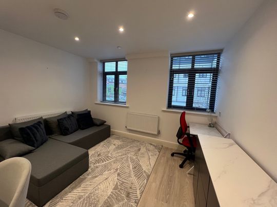 Sloane House, Aylesbury, New Street - Photo 1