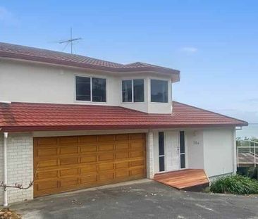 Large Family Home With Beautiful Sea Views - Photo 3