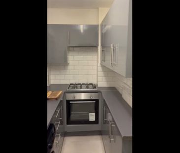 Studio Flat, Faversham House, NW1 - Photo 4