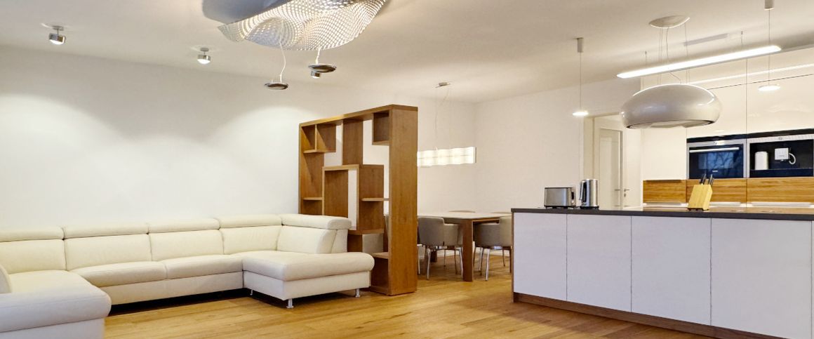 Sehr zentrale Citylage - hochwertige 3-Zi.-Whg./107m², TG, Lift, Balkon - Blick ins Grüne - Foto 1