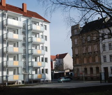 4-Raum-Wohnung mit Balkon und Einbauküche - Foto 1