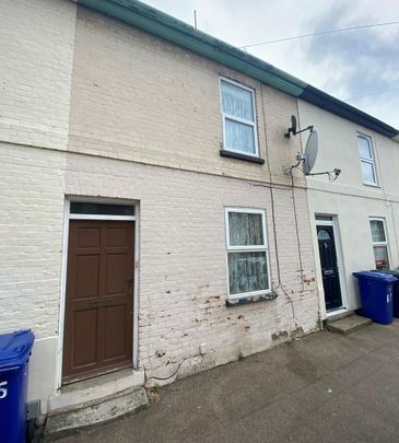 2 bedroom terraced house to rent - Photo 1