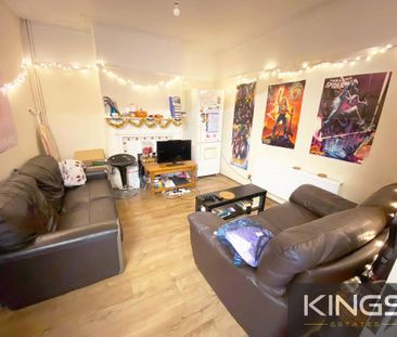 5 bedroom semi-detached house to rent - Photo 1