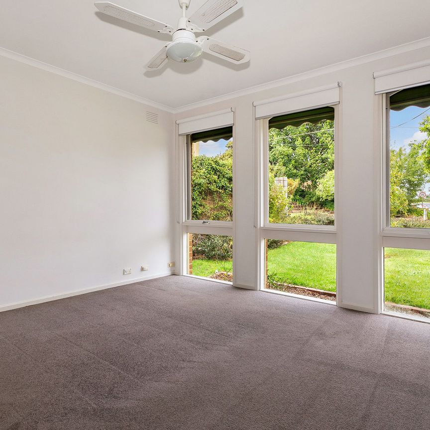 "An easy-care rental in a great location." - Photo 1