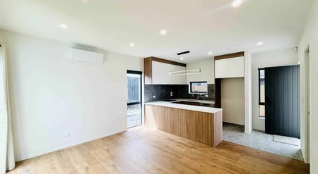 Brand New Luxury Home - Photo 5