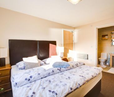 2 bedroom flat to rent - Photo 3