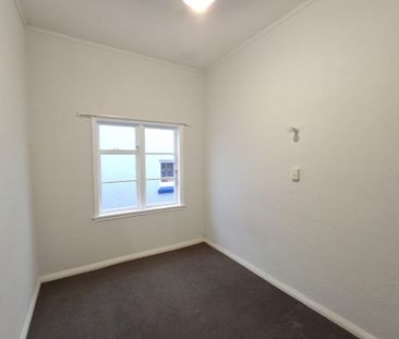 Central Newtown Flat - Photo 6