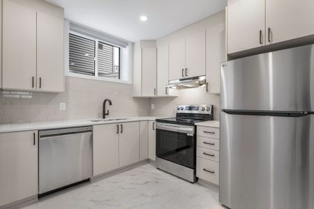 For Lease - 802 Ninaatik Place Unit# B, Blossom Park - Airport and Area, Ontario - Photo 5