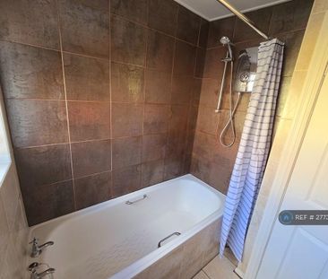 3 bedroom semi-detached house to rent - Photo 6