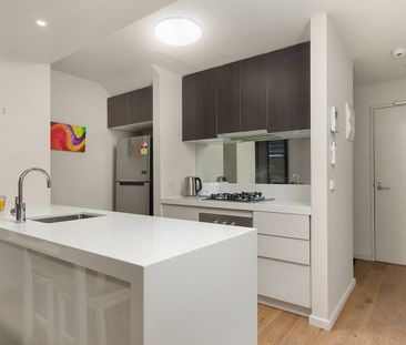 Modern two storey apartment - Photo 3