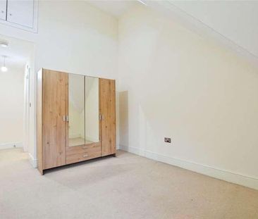 Upper Halliford Road, Shepperton, Surrey, TW17 - Photo 1