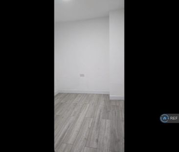 2 bedroom maisonette to rent - Photo 1