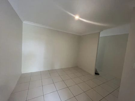 “Peaceful Family Home Opposite Parklands” - Photo 4