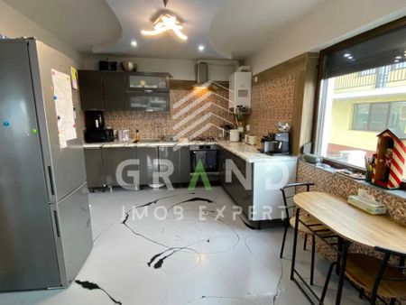 Casă elegantă de închiriat în Borhanci – curte, parcar - Fotografie 4