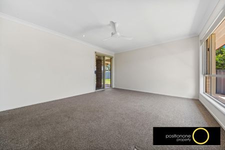 3-Bedroom home with easy access to bus stop in sought-after neighborhood - Photo 4