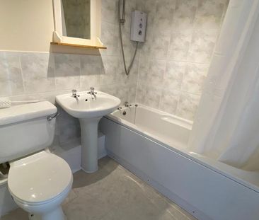 2 bedroom maisonette to rent - Photo 2