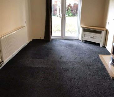 2 Bedroom Flat to Rent in Larches - Photo 2