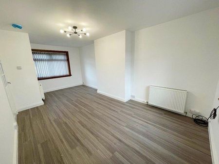 2 bedroom semi-detached house to rent - Photo 3