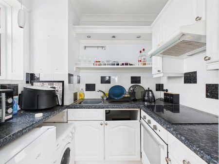 1 bedroom flat to rent - Photo 4