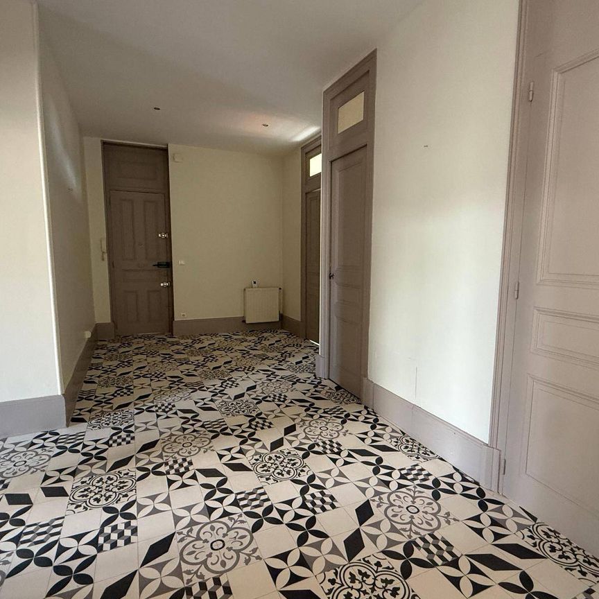 Location appartement 4 pièces 137.14 m² à Romans-sur-Isère (26100) 4 - Photo 1