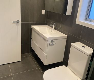 You will love the ease of living in this as new, beautifully presen... - Photo 3