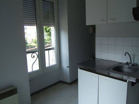 Location appartement t1 bis 2 pièces 28 m² à Villefranche-de-Rouergue (12200) - Photo 3