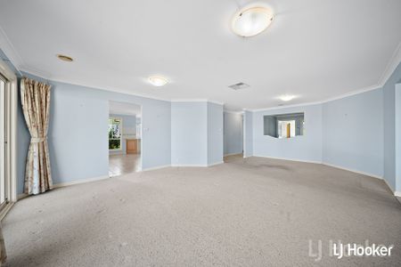 Spacious 4 Bedroom Ensuite Jerrabomberra Home - Photo 5