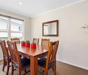 Warm Family Home in Forrest Hill Area - Photo 3