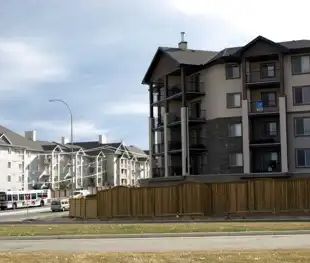 Cozy 1 bedroom Condo - Utilities included + 1 Parking + Big Balcony... - Photo 1