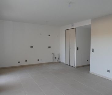 Location Appartement 3 pièces 59m² FREJUS 83600 - Photo 2
