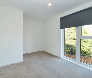2 bedroom terraced property to rent - Photo 4