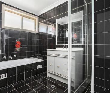 Two-bedroom Townhouse - quiet complex - Photo 5