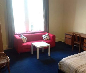 4 bedroom apartment to rent - Photo 5