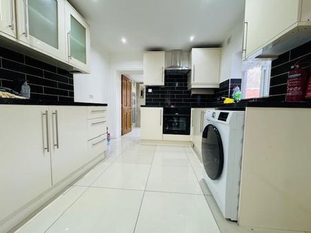 4 bedroom house to rent - Photo 5