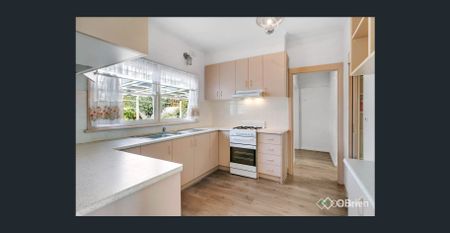 PRIME LOCATION, PRIME LIVING! - Photo 5