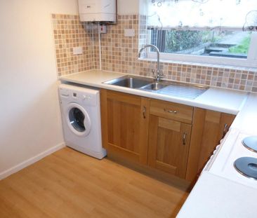 2 bedroom semi-detached house to rent - Photo 4