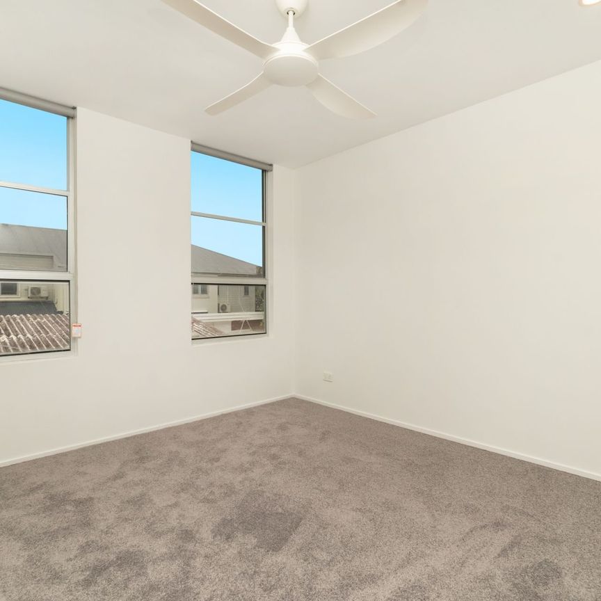 Immaculately Presented Budds Beach Villa! - Photo 1