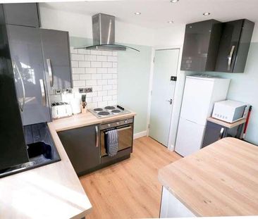 Leslie Terrace, Leeds, LS6 - Photo 1